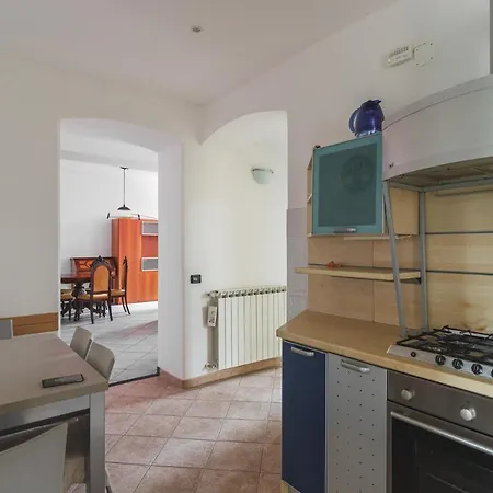 099 A Due Passi Dal Mare * 레반토