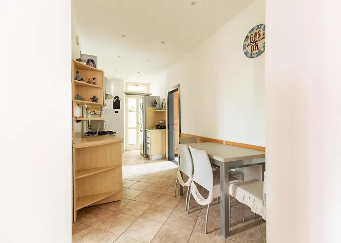 아파트 099 A Due Passi Dal Mare 레반토